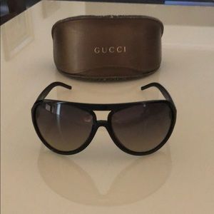 Authentic Gucci full rim aviator sunglasses